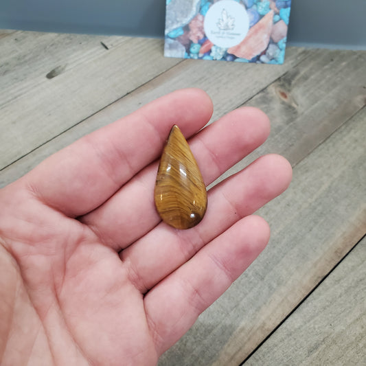 Tiger's Eye Cabochon - 20.75 carats (37 mm x 19 mm)