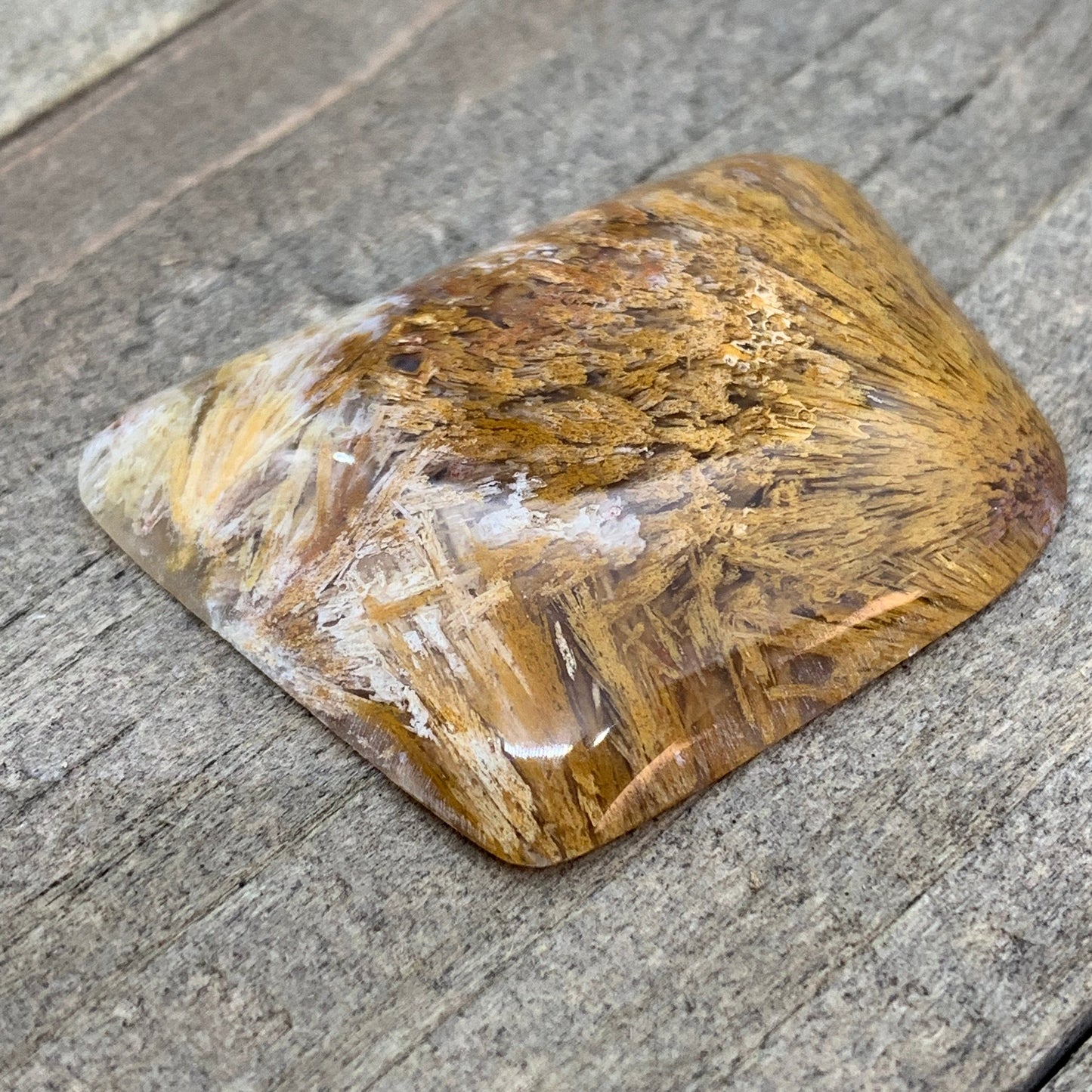 Plume Agate Cabochon - 36.5 carats (34.1 mm x 24.7 mm)